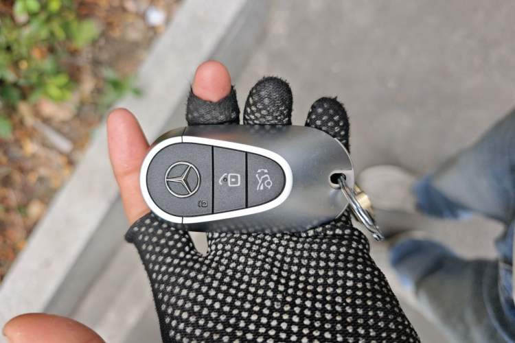 Used Mercedes-Benz GLC 2023 GLC 300 L 4MATIC Dynamic 7-Seater Vehicle Key