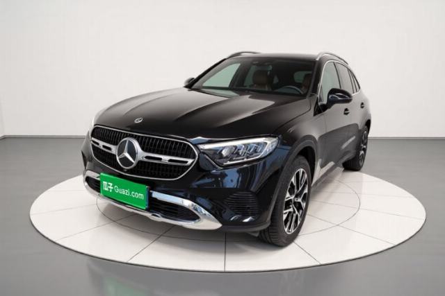 Ojetý Mercedes-Benz GLC 2023 GLC 260 L 4MATIC Dynamic Edition 5-seater