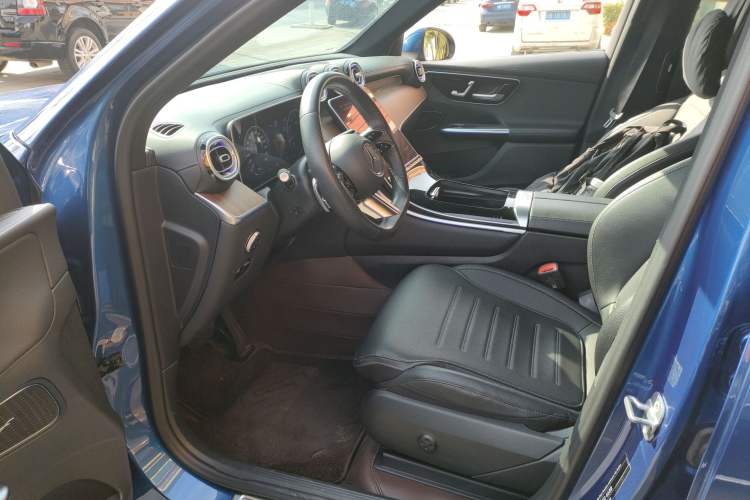 Used Mercedes-Benz GLC 2023 GLC 300 L 4MATIC Dynamic 7-Seater Driver Seat