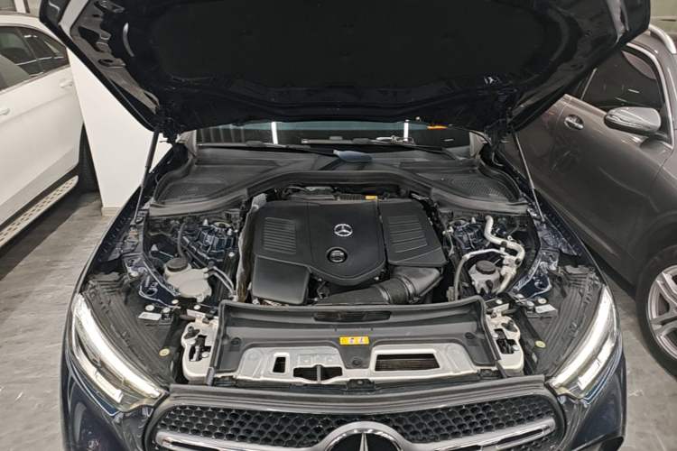 Used Mercedes-Benz GLC 2023 Facelift GLC 260 L 4MATIC Luxury Version 5 Seats Engine Bay