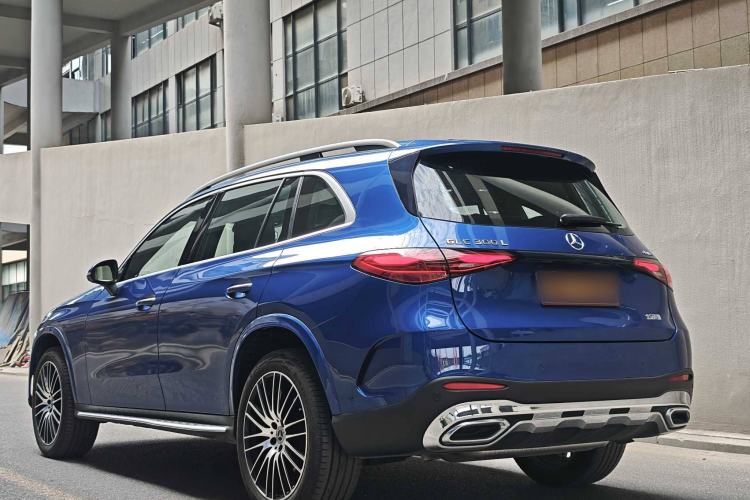 Used Mercedes-Benz GLC 2023 GLC 300 L 4MATIC Luxury Model 5 Seats Exterior 3