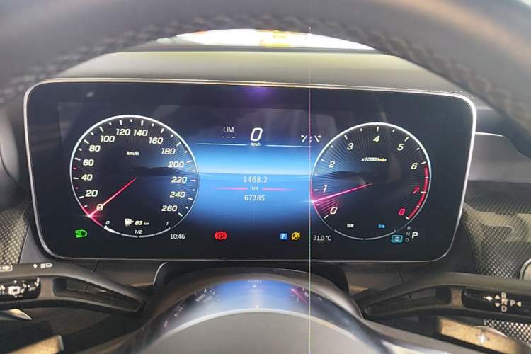 Used Mercedes-Benz GLC 2023 Facelift GLC 260 L 4MATIC Dynamic Version 5 Seats Instrument Cluster