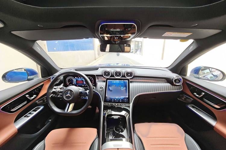 Used Mercedes-Benz GLC 2023 GLC 300 L 4MATIC Luxury Model 5 Seats Interior 3
