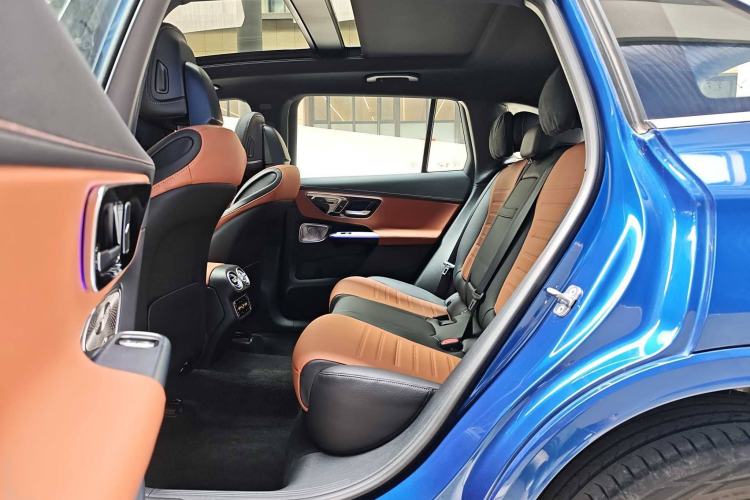 Used Mercedes-Benz GLC 2023 GLC 300 L 4MATIC Luxury Model 5 Seats Interior 6