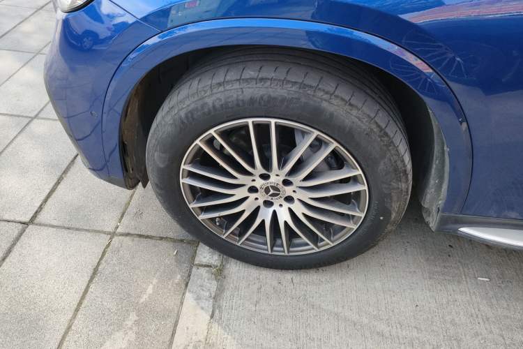 Used Mercedes-Benz GLC 2023 GLC 300 L 4MATIC Dynamic 7-Seater Left Front Wheel Hub