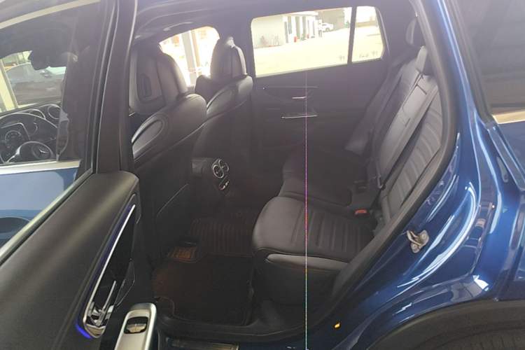 Used Mercedes-Benz GLC 2023 Facelift GLC 260 L 4MATIC Dynamic Version 5 Seats Left Rear Seat