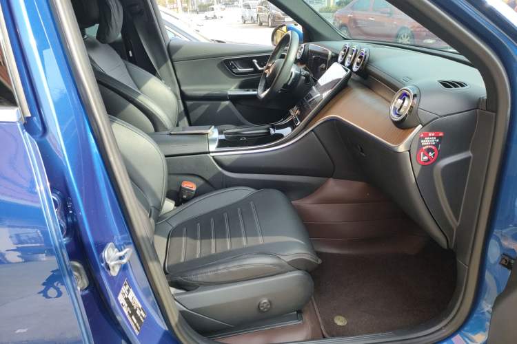 Used Mercedes-Benz GLC 2023 GLC 300 L 4MATIC Dynamic 7-Seater Right Front Seat