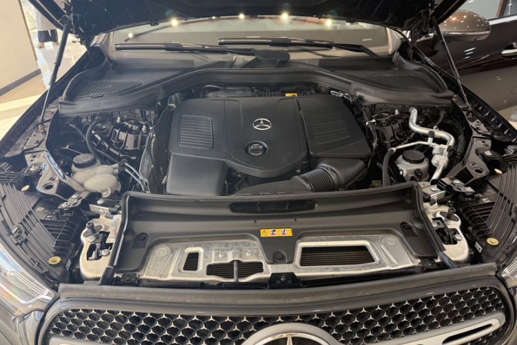 Used Mercedes-Benz GLC 2023 GLC 300 L 4MATIC Luxury 7-Seater Engine Bay