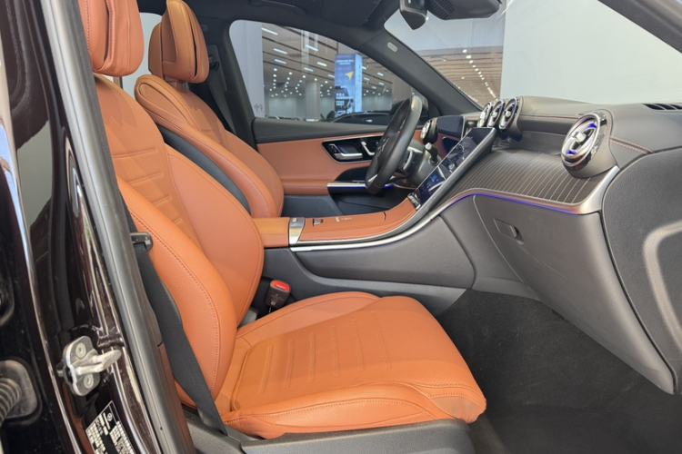 Used Mercedes-Benz GLC 2023 GLC 300 L 4MATIC Luxury 7-Seater Interior 11