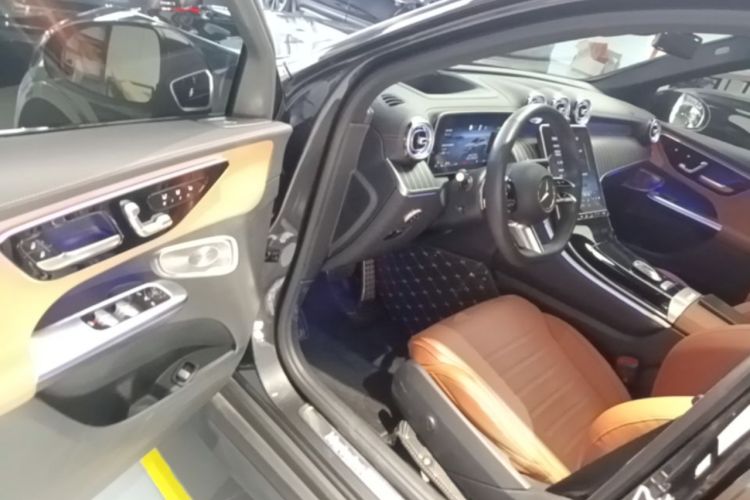 Used Mercedes-Benz GLC 2023 GLC 300 L 4MATIC Luxury 7-Seater Driver Seat