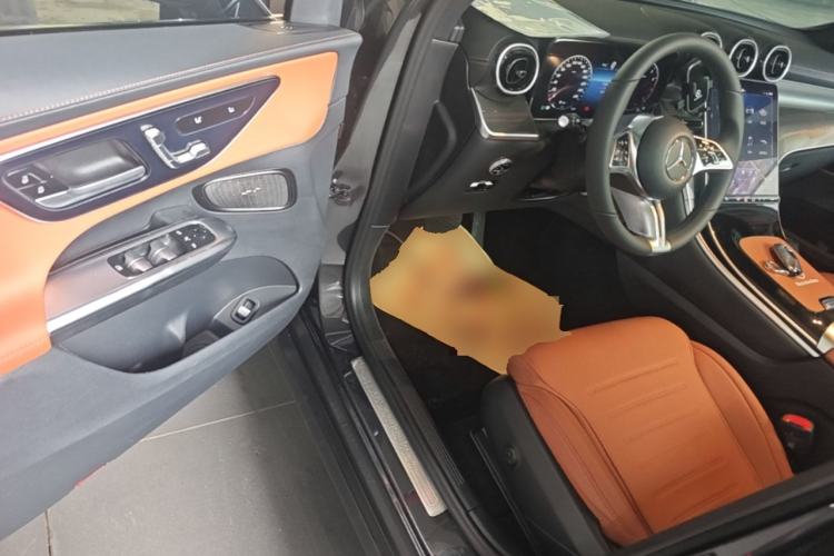 Used Mercedes-Benz GLC 2023 Facelift GLC 260 L 4MATIC Dynamic Version 5 Seats Driver Seat
