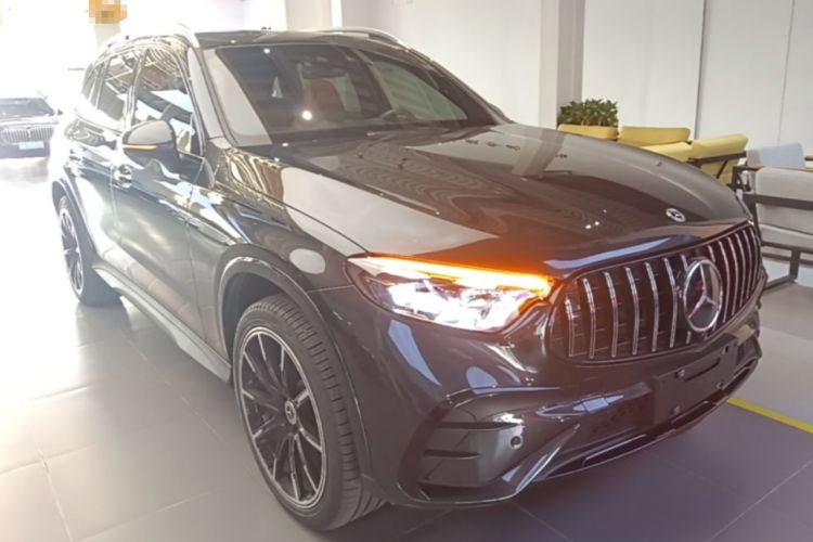 Used Mercedes-Benz GLC 2023 GLC 300 L 4MATIC Luxury 7-Seater Front Right 45 Deg