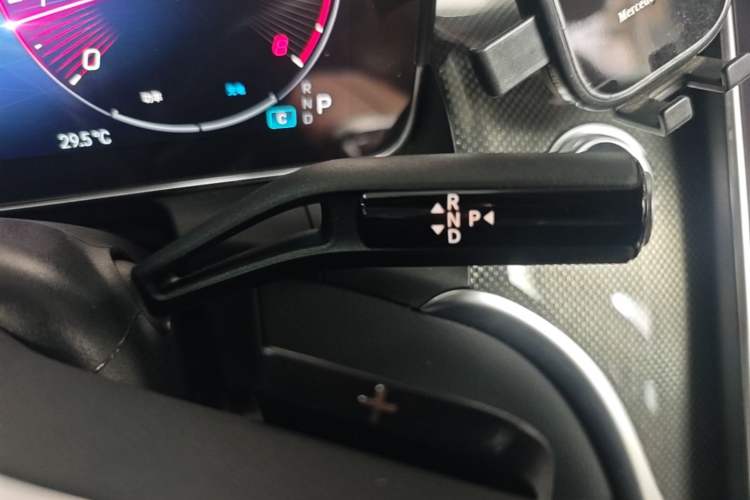 Used Mercedes-Benz GLC 2023 Facelift GLC 260 L 4MATIC Dynamic Version 5 Seats Gear Lever