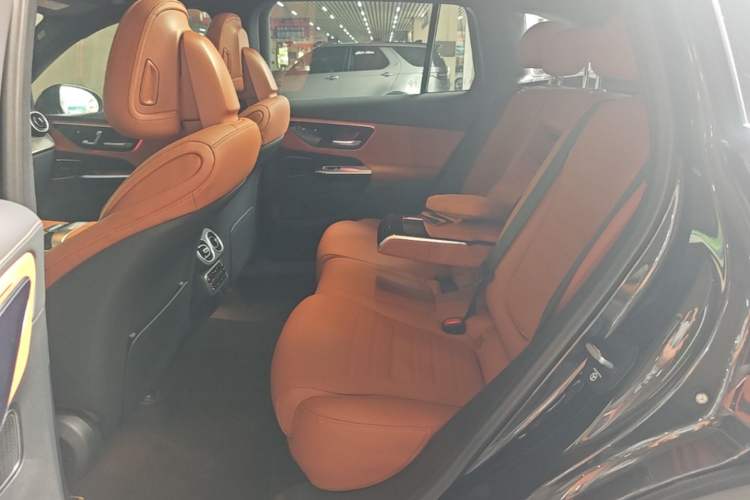 Used Mercedes-Benz GLC 2023 Facelift GLC 260 L 4MATIC Dynamic Version 5 Seats Left Rear Seat