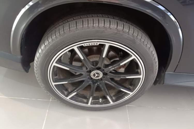 Used Mercedes-Benz GLC 2023 GLC 300 L 4MATIC Luxury 7-Seater Right Rear Wheel Hub