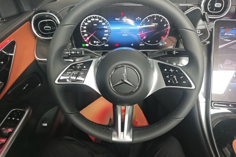 Used Mercedes-Benz GLC 2023 Facelift GLC 260 L 4MATIC Dynamic Version 5 Seats Steering Wheel