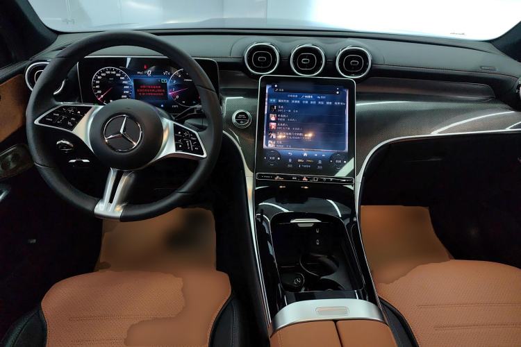 Used Mercedes-Benz GLC 2023 GLC 260 L 4MATIC Dynamic Edition 5-seater Center Console