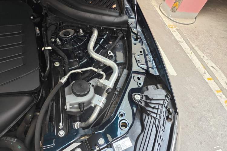 Used Mercedes-Benz GLC 2023 Refreshed GLC 300 L 4MATIC Dynamic Version 7-Seater Engine Bay Left