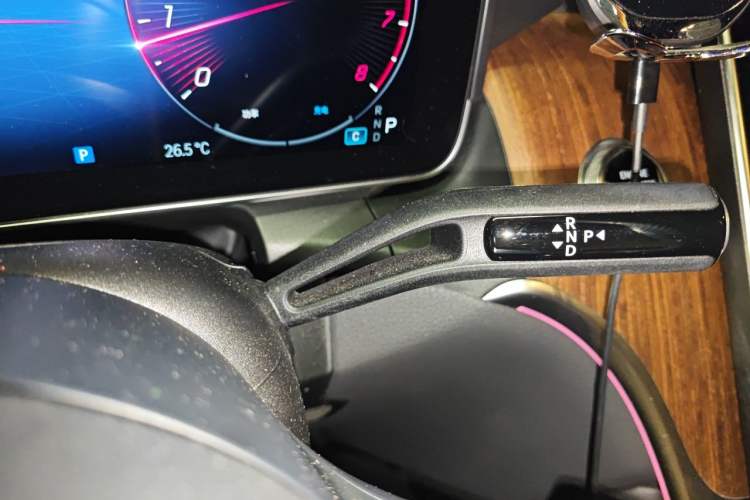 Used Mercedes-Benz GLC 2023 GLC 300 L 4MATIC Dynamic Edition 5-seater Gear Lever