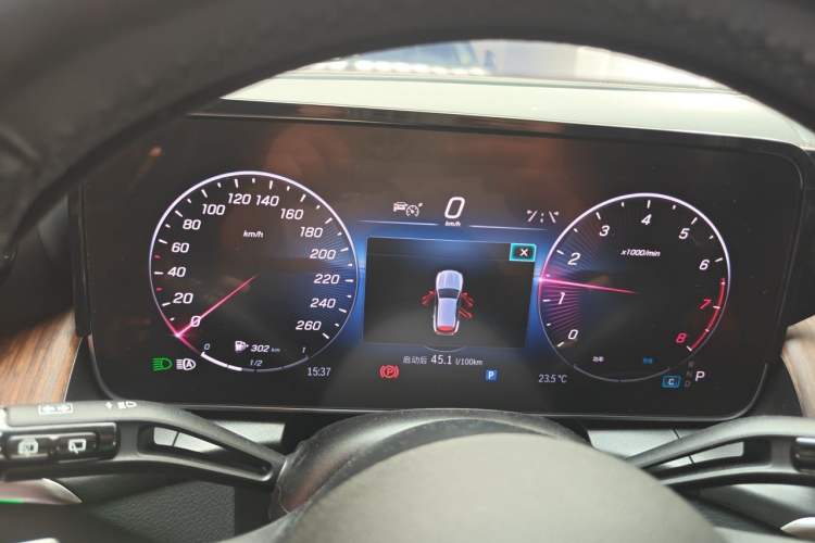 Used Mercedes-Benz GLC 2023 Refreshed GLC 300 L 4MATIC Dynamic Version 7-Seater Instrument Cluster
