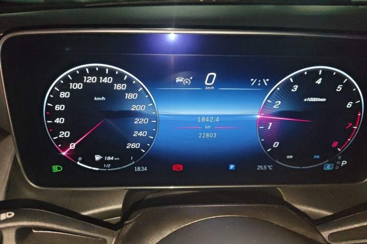 Used Mercedes-Benz GLC 2023 GLC 260 L 4MATIC Luxury Model 5 Seats Instrument Cluster