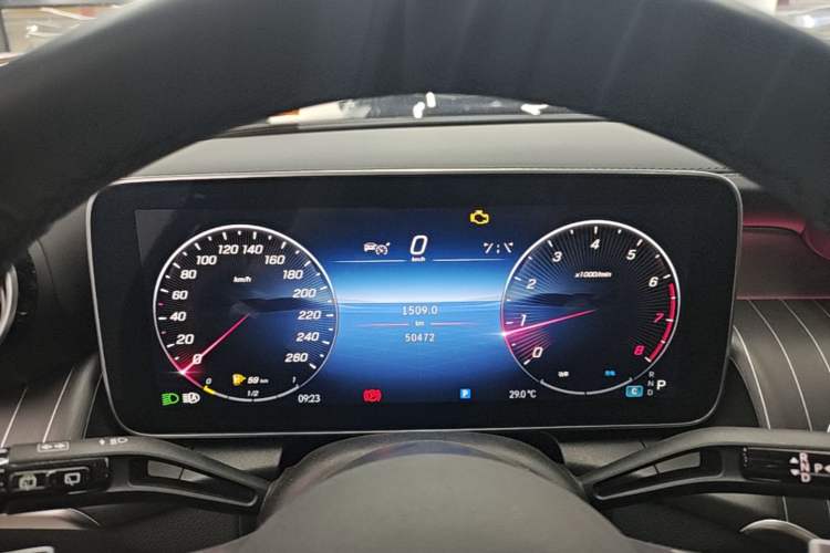 Used Mercedes-Benz GLC 2023 Facelift GLC 260 L 4MATIC Luxury Version 5 Seats Instrument Cluster