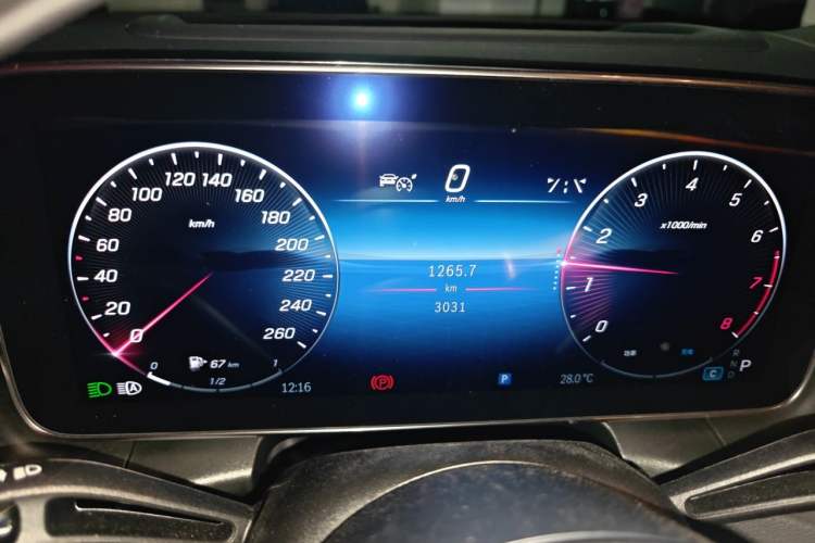 Used Mercedes-Benz GLC 2023 Facelifted GLC 300 L 4MATIC Luxury Version 5 Seats Instrument Cluster