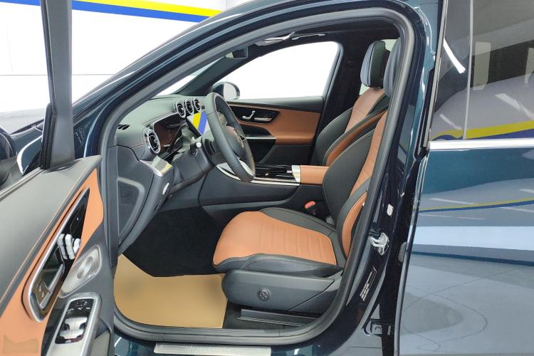 Used Mercedes-Benz GLC 2023 GLC 260 L 4MATIC Dynamic Edition 5-seater Left Front Seat