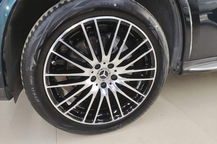 Used Mercedes-Benz GLC 2023 GLC 300 L 4MATIC Luxury 7-Seater Left Front Wheel Hub