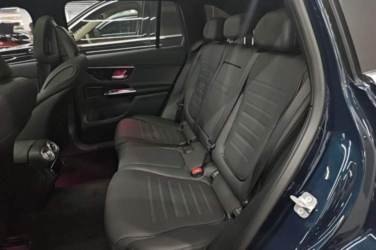 Used Mercedes-Benz GLC 2023 Facelift GLC 260 L 4MATIC Luxury Version 5 Seats Left Rear Seat