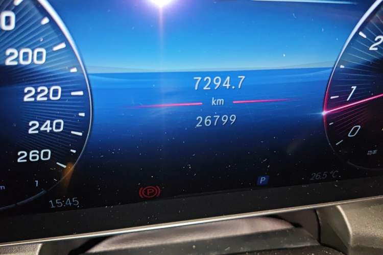Used Mercedes-Benz GLC 2023 GLC 300 L 4MATIC Dynamic Edition 5-seater Odometer Close Up