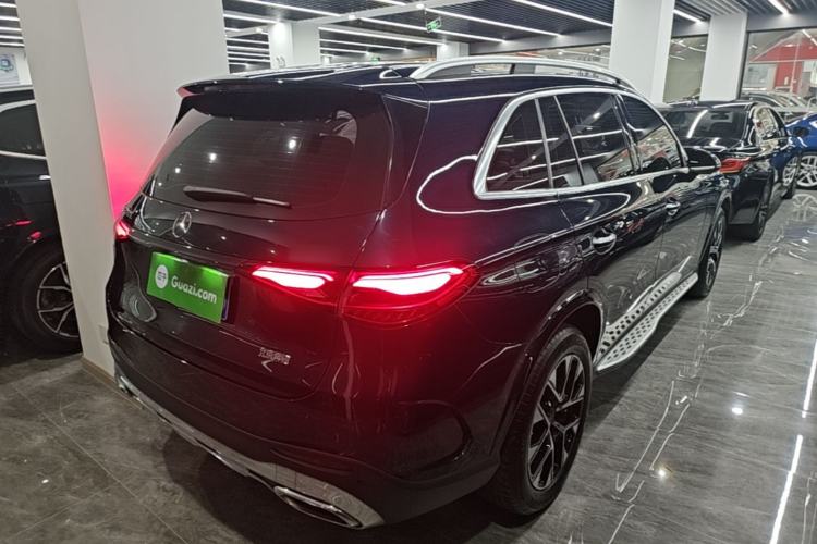 Used Mercedes-Benz GLC 2023 Facelift GLC 260 L 4MATIC Luxury Version 5 Seats Rear Right 45 Deg