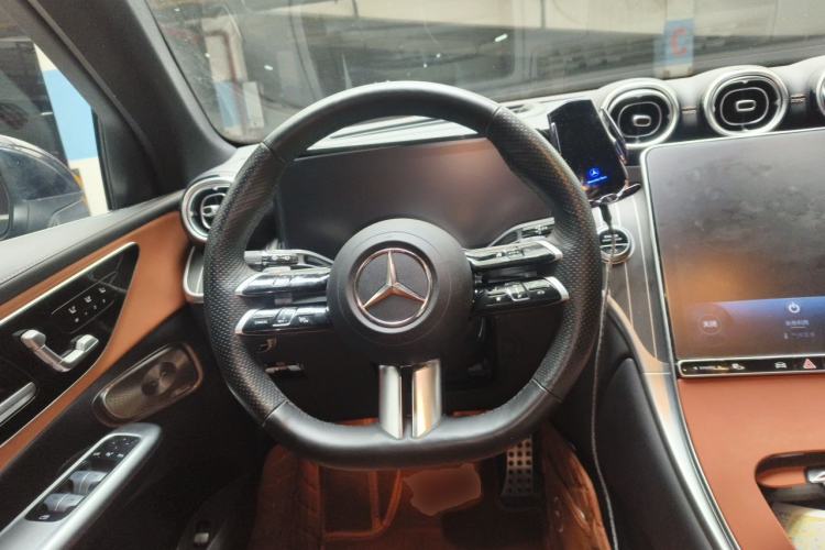 Used Mercedes-Benz GLC 2023 GLC 300 L 4MATIC Luxury 7-Seater Steering Wheel