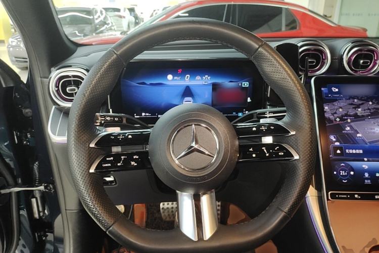 Used Mercedes-Benz GLC 2023 GLC 300 L 4MATIC Luxury 7-Seater Steering Wheel