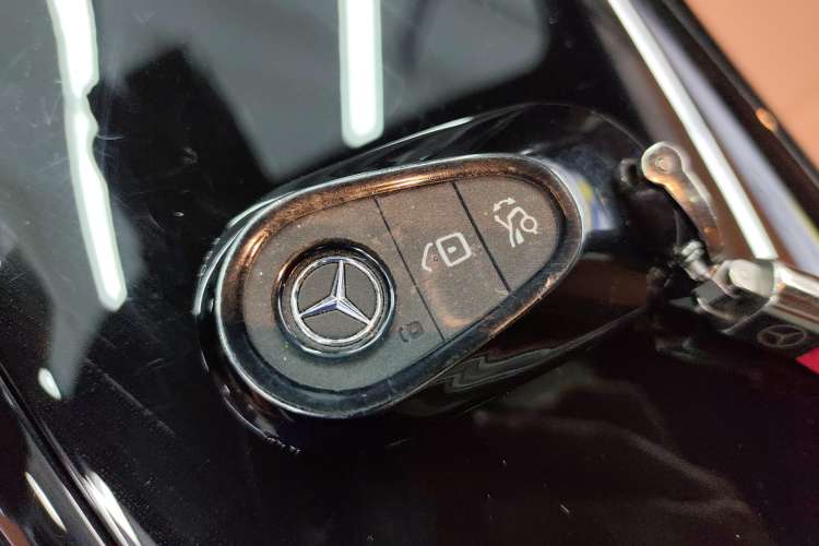 Used Mercedes-Benz GLC 2023 GLC 260 L 4MATIC Dynamic Edition 5-seater Vehicle Key