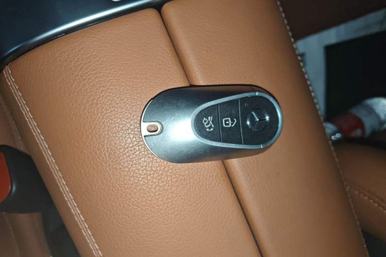 Used Mercedes-Benz GLC 2023 GLC 260 L 4MATIC Luxury Model 5 Seats Vehicle Key