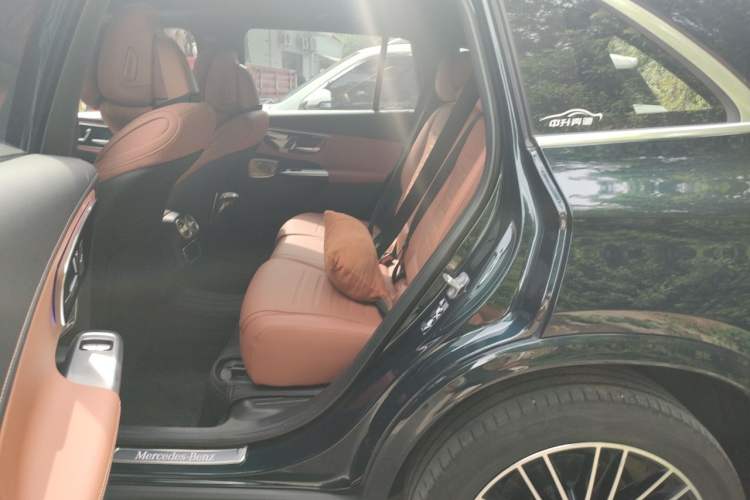 Used Mercedes-Benz GLC 2023 Refreshed GLC 300 L 4MATIC Luxury Version 7 Seats Left Rear Seat