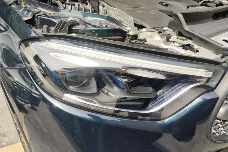 Used Mercedes-Benz GLC 2023 Refreshed GLC 300 L 4MATIC Luxury Version 7 Seats Right Front Headlight