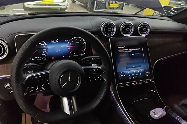 Used Mercedes-Benz GLC 2023 GLC 300 L 4MATIC Dynamic 7-Seater Interior 2