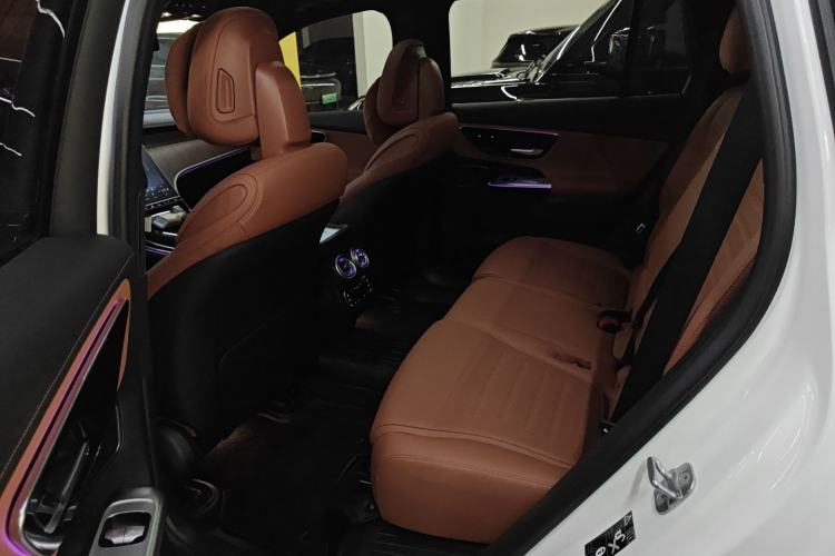 Used Mercedes-Benz GLC 2023 GLC 300 L 4MATIC Dynamic 7-Seater Interior 4