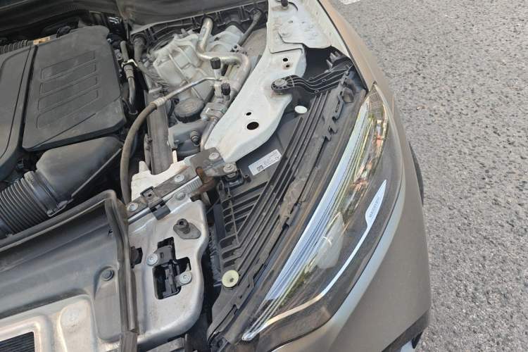 Used Mercedes-Benz GLC 2023 GLC 300 L 4MATIC Luxury 7-Seater Engine Bay Left