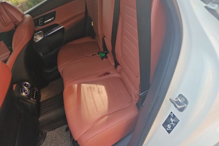 Used Mercedes-Benz GLC 2023 GLC 300 L 4MATIC Luxury 7-Seater Left Rear Seat