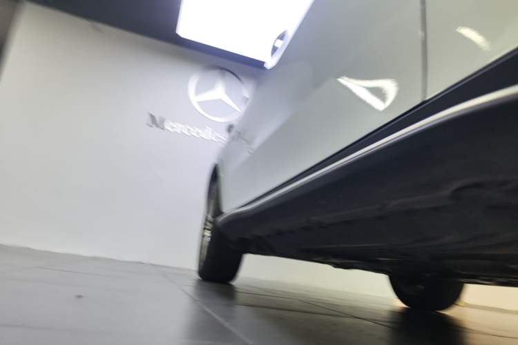 Used Mercedes-Benz GLC 2023 Refreshed GLC 300 L 4MATIC Dynamic Edition 5 Seats Right Side Sill