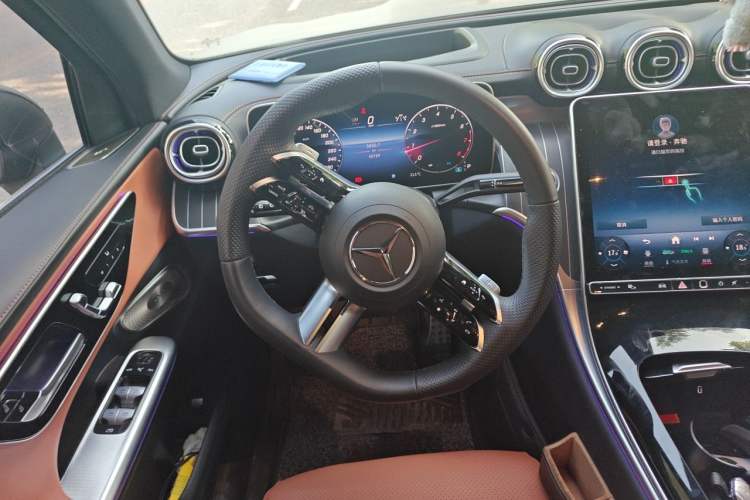 Used Mercedes-Benz GLC 2023 GLC 300 L 4MATIC Luxury 7-Seater Steering Wheel