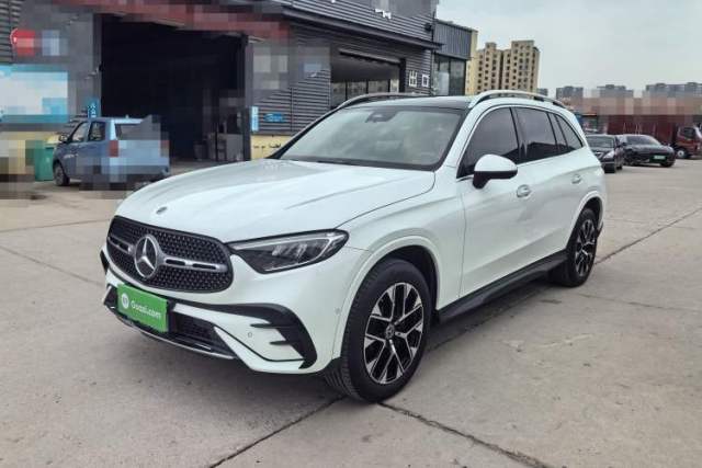 Ojetý Mercedes-Benz GLC 2023 Facelift GLC 260 L 4MATIC Luxury Version 5 Seats