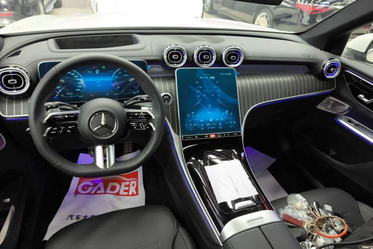 Used Mercedes-Benz GLC 2023 GLC 300 L 4MATIC Luxury 7-Seater Audio And AC Panel