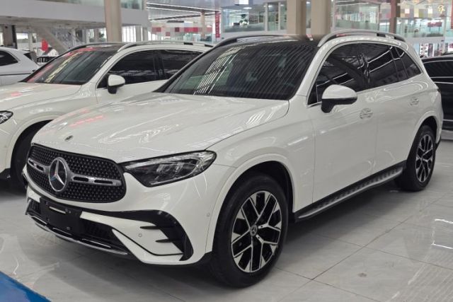 Ojetý Mercedes-Benz GLC 2023 GLC 260 L 4MATIC Luxury Model 5 Seats