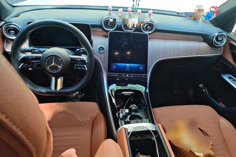 Used Mercedes-Benz GLC 2023 GLC 300 L 4MATIC Dynamic Edition 5-seater Center Console