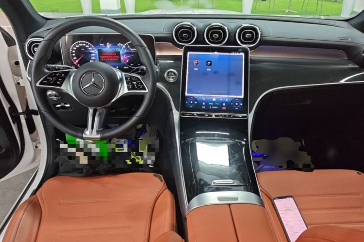 Used Mercedes-Benz GLC 2023 GLC 260 L 4MATIC Dynamic Edition 7-seater Center Console