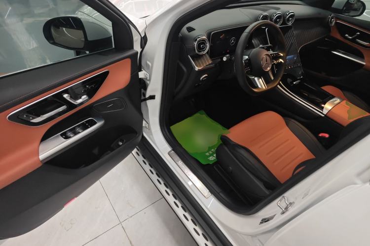 Used Mercedes-Benz GLC 2023 GLC 260 L 4MATIC Luxury Model 5 Seats Driver Seat